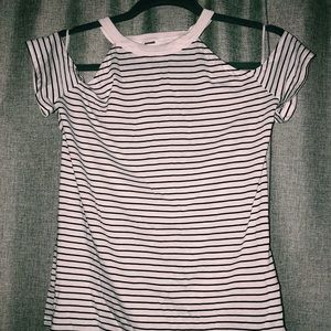 Striped t-shirt w/ sleeves off the shoulder.